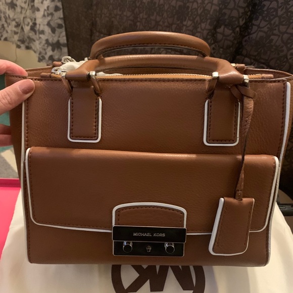 Authentic Michael Kors Bag - Picture 1 of 4